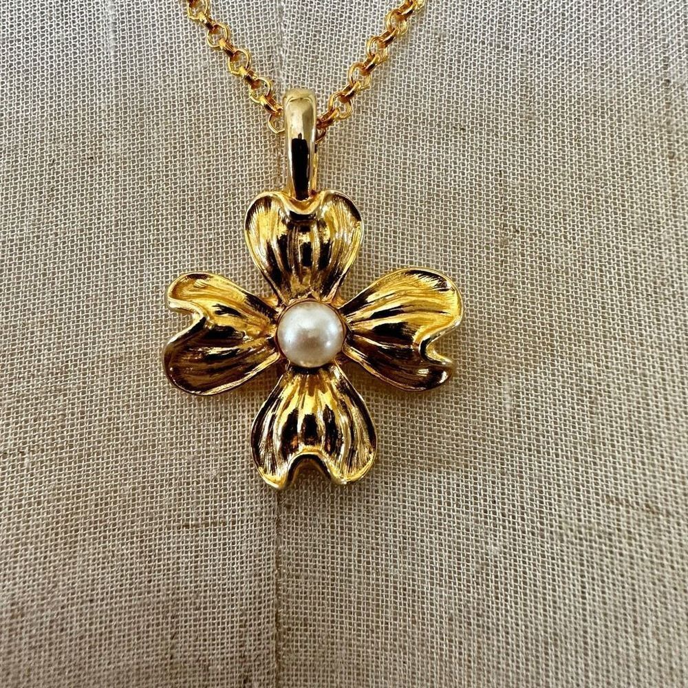 P.E.P.  Gold tone flower pendant with faux  pearl center